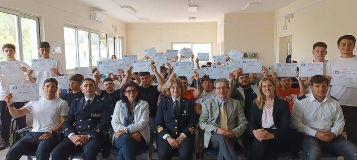 ragazzi guardia costiera