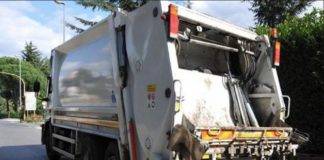 Torre del Greco, netturbino ferito a colpi d’arma da fuoco camion