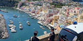La droga arriva via posta. Carabinieri arrestano 2 pusher procida