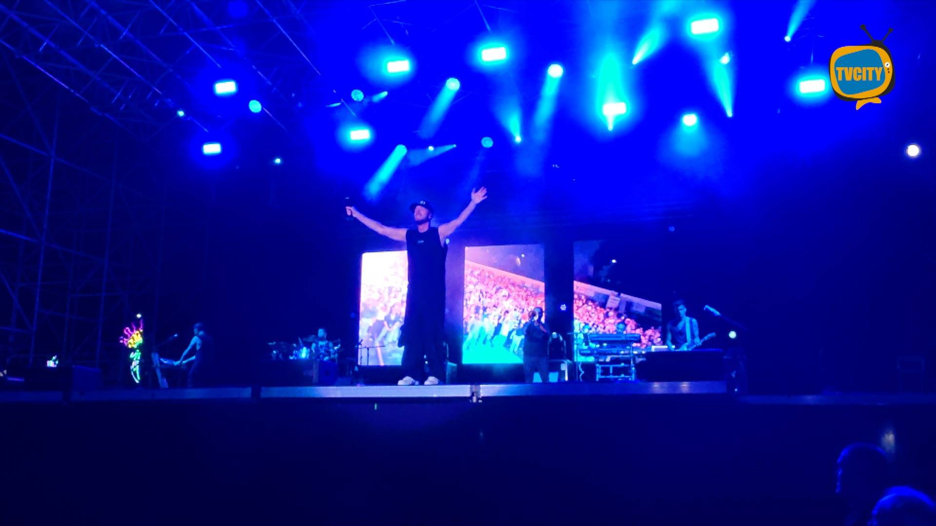 Raf accende il Coral Sound, attesa per il concerto di Nek