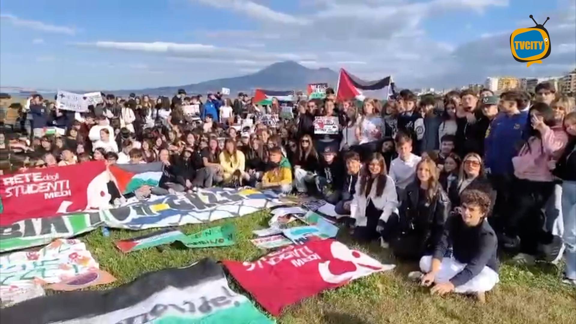 Corteo per la Pace: studenti manifestano per il diritto alla vita