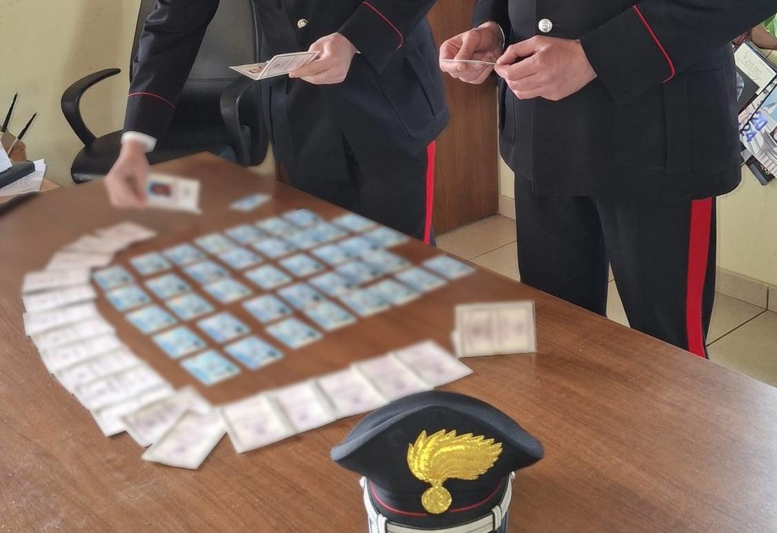 varcaturo documenti contraffatti