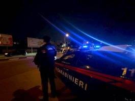 Raid al bar. Tre ragazzi arrestati e due persone denunciate