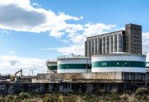 Cisterne al porto e bonifica dell’arenile: “Si faccia chiarezza”