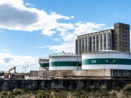 Cisterne al porto e bonifica dell’arenile: “Si faccia chiarezza”