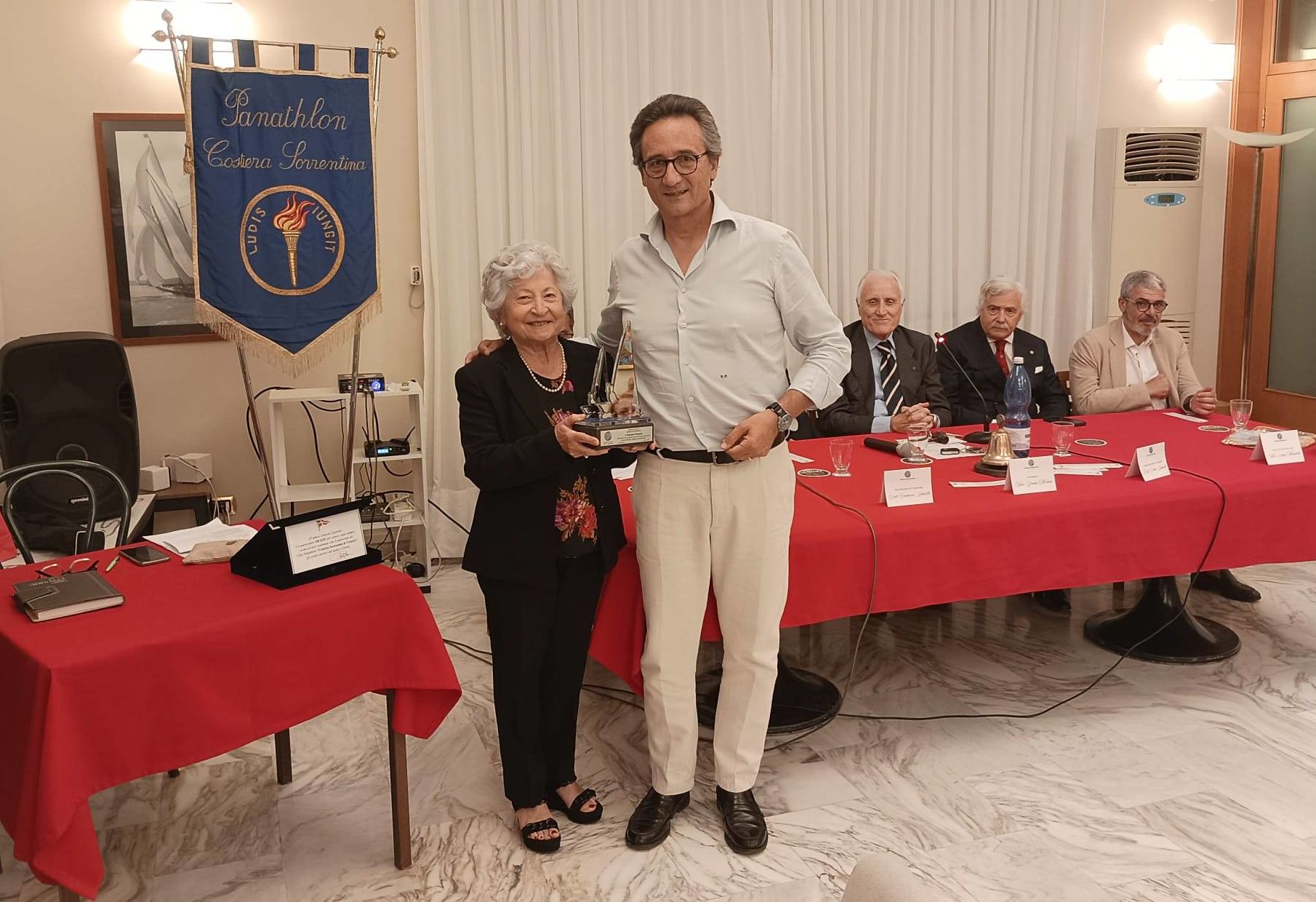 Premio a Gianluca Perasole