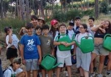 Primaurora: giovani e giovanissimi per irrigare gli alberi sul Vesuvio