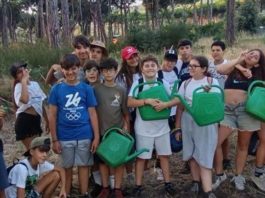 Primaurora: giovani e giovanissimi per irrigare gli alberi sul Vesuvio