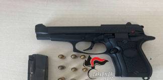 Trovata una pistola e 9 proiettili. Carabinieri arrestano un 42enne