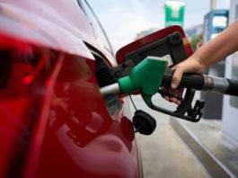 Rc Auto e prezzi della benzina: la mobilitazione a Napoli
