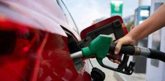Rc Auto e prezzi della benzina: la mobilitazione a Napoli