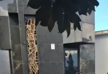 Cade da una scala nel cimitero: 58enne in coma