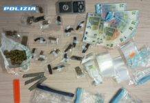 Polizia arresta 30enne sorpreso a vendere hashish droga e soldi