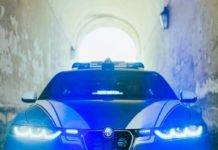 Droga in casa, arrestate dalla polizia una 50enne e una 43enne volante polizia